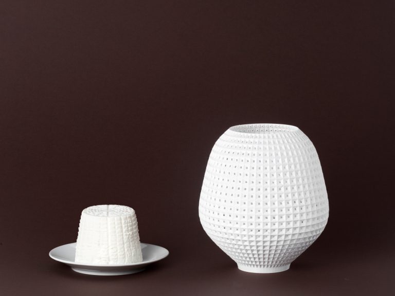 Per [para]lumetrica è una lamapada stampata in 3D. Un progetto di product design de lamatilde, a Torino.